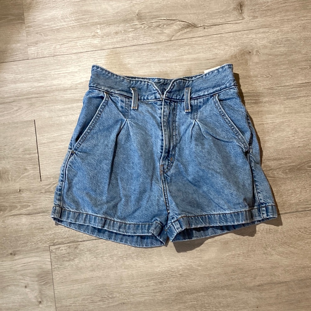 Levi high waisted size 26 denim